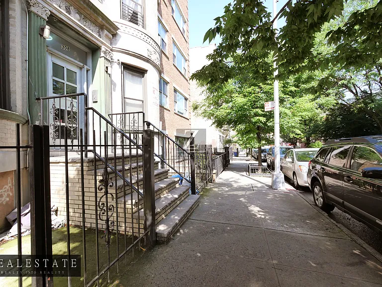 308 12th St #3R — Photo 9