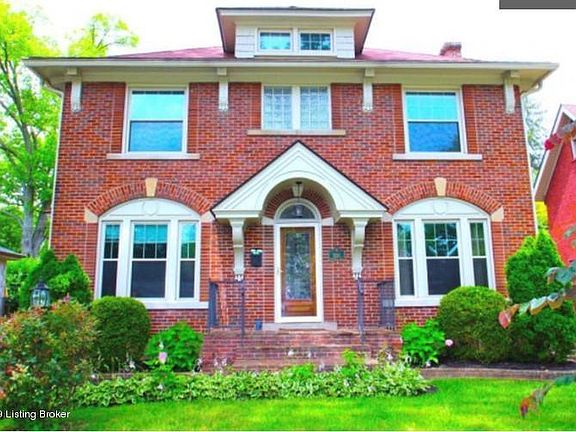 2nd image of 2233 Woodford Pl