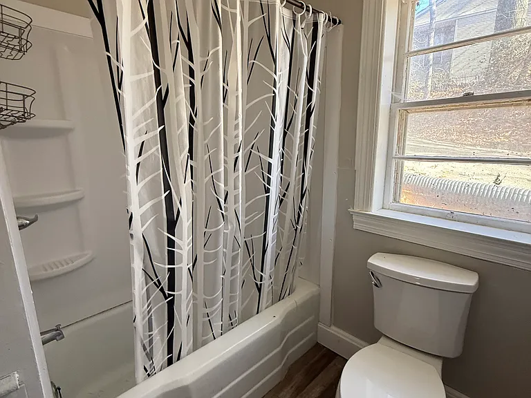 2153 Memorial Ct #8 — Photo 3