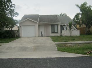 5892 Strawberry Lakes Cir, Lake Worth, FL 33463