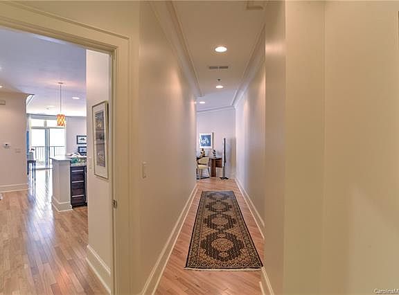 5th image of 21 Battery Park Ave APT 304