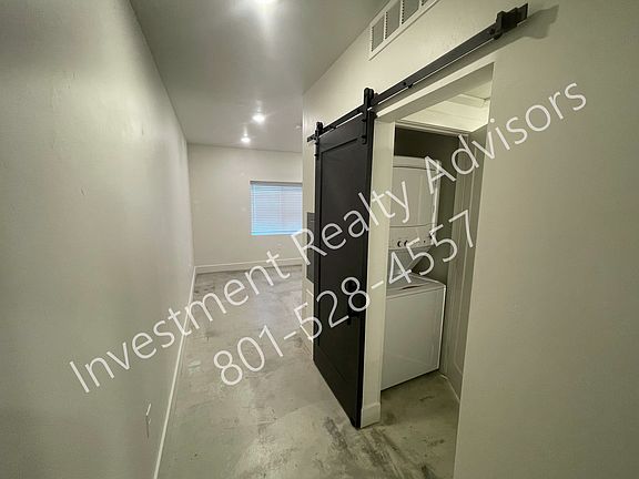 3rd image of 1172 E Graystone Way #113