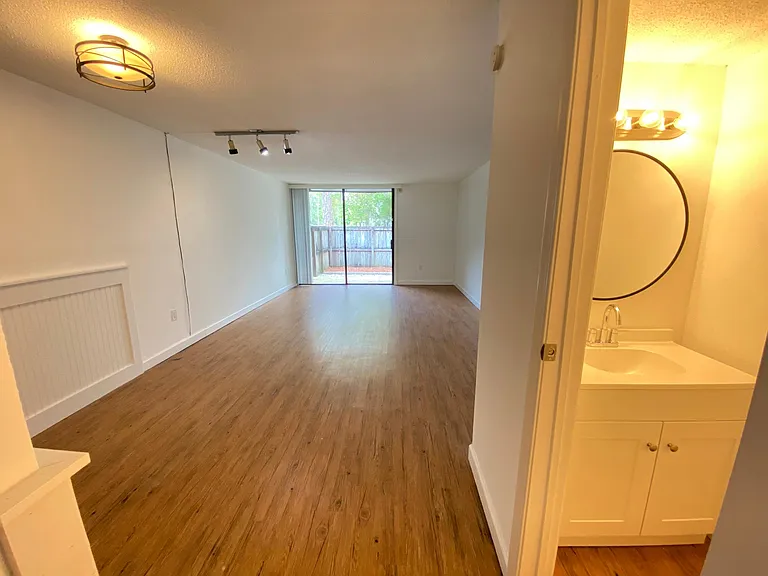 701 SW 75th St #101 — Photo 8