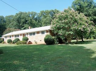 4439 Whispering Oaks Dr, Charlotte, NC 28213