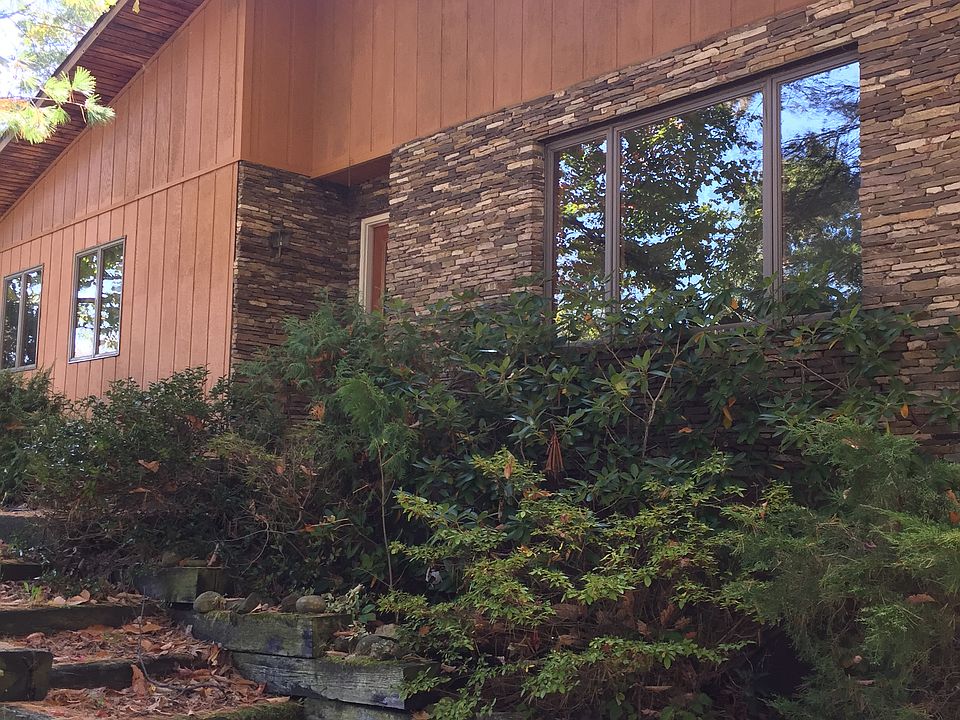 Front of the house 