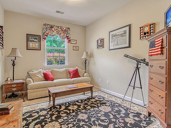 5th image of 4989 Wyman Blvd