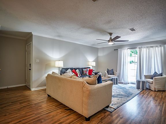 4th image of 7 Private Road 3057 APT 5