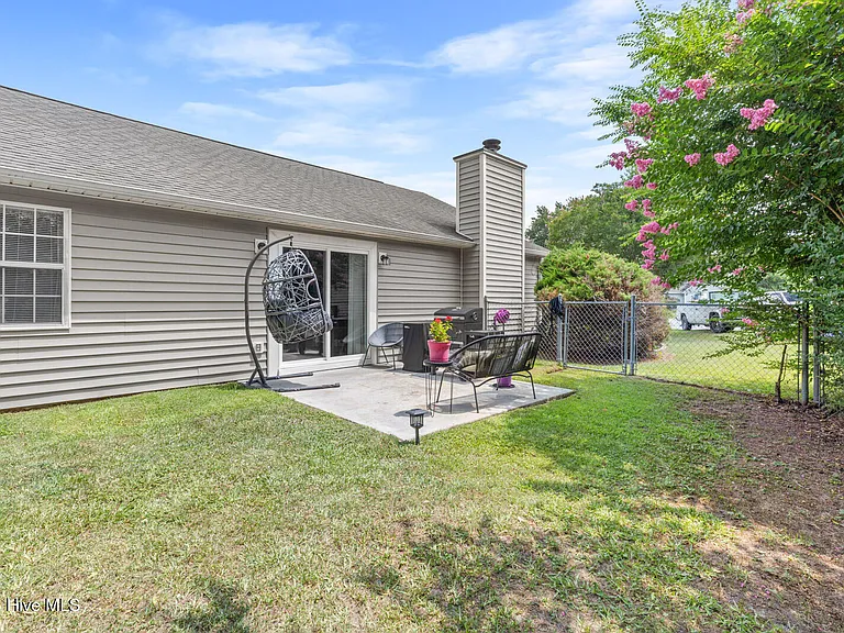 211 Clydesdale Ct — Photo 24