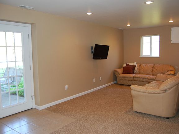4th image of 212 Carey Ave