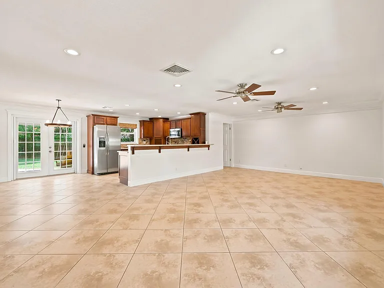 1222 SW 5th St — Photo 11