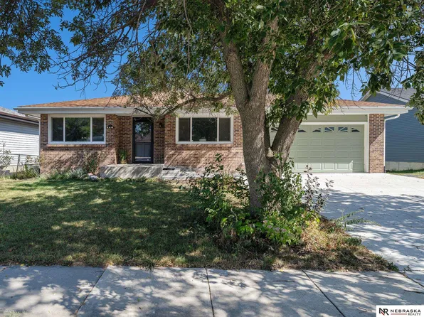 3936 NW 57th St, Lincoln, NE 68524