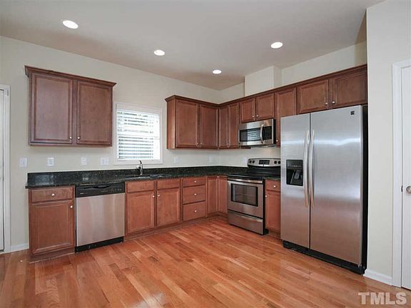 5th image of 208 Griffis Dr