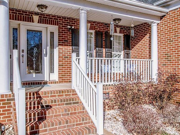 3rd image of 11925 Lawings Corner Dr