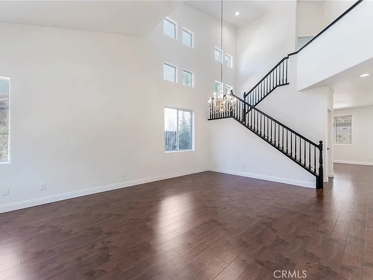 18808 Lull St — Photo 6