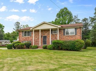 3911 Gardenside Dr NW, Huntsville, AL 35810