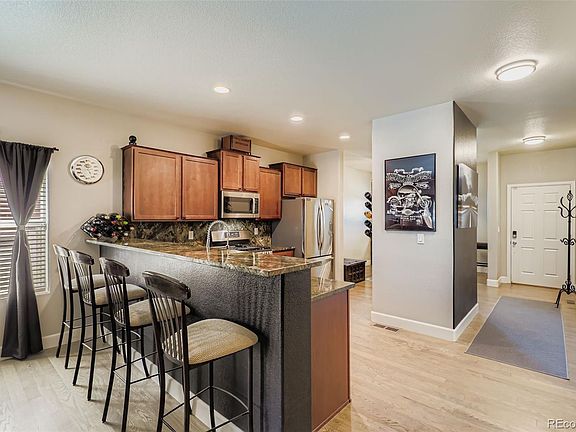 5th image of 565 Park Boulevard