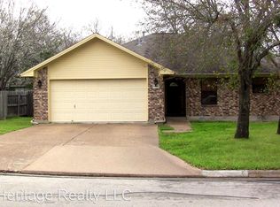 1004 Bayou Woods Dr, College Station, TX 77840