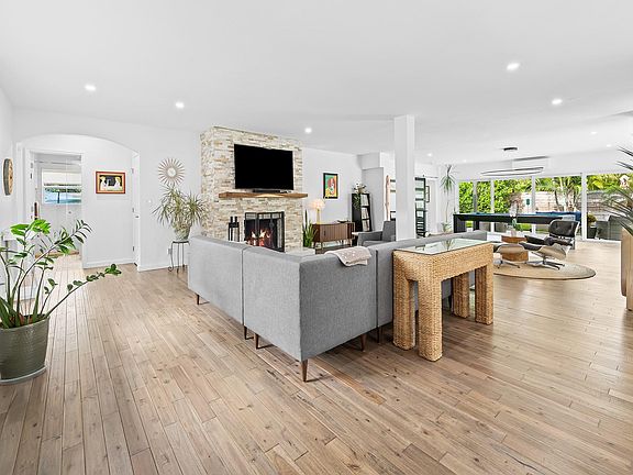 5th image of 1711 Bayview Drive