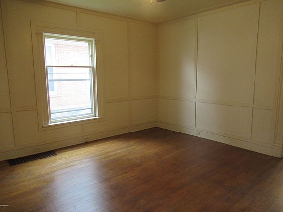 4th image of 423 Barker Ave NW