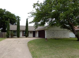 626 W Grenoble Dr, Grand Prairie, TX 75052