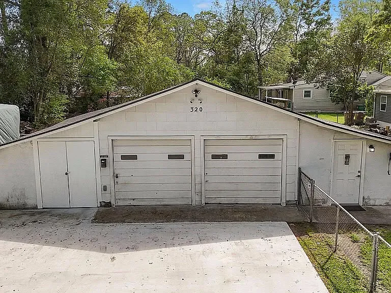 320 Georgia Ave — Photo 24
