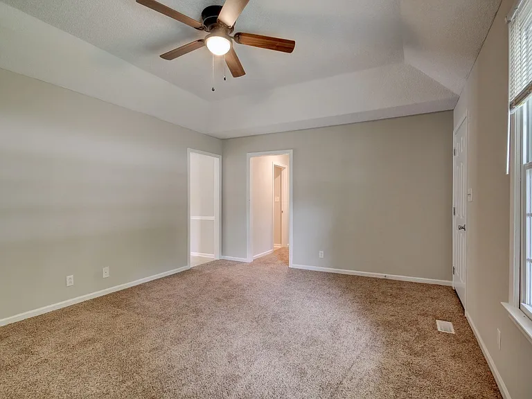 3407 Albert Dr — Photo 3