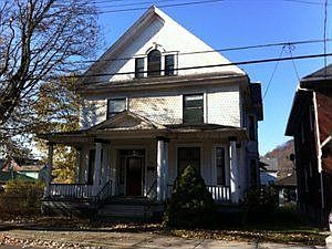 2nd image of 718 Pine St