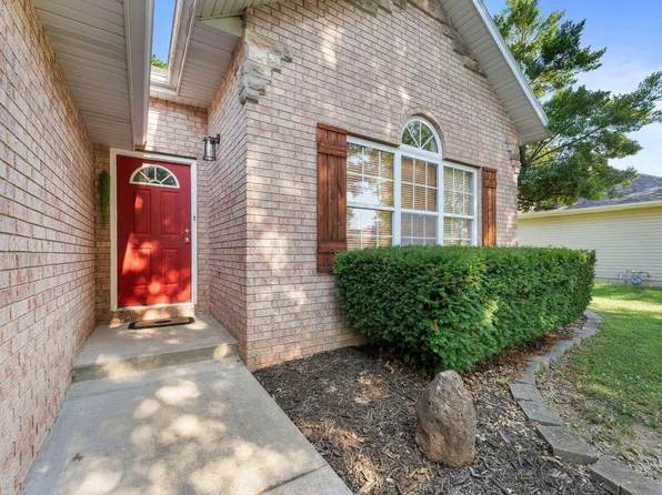 5107 S Red Oak Street, Battlefield, MO 65619