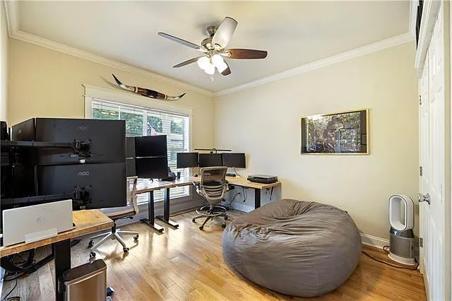 921 Carriage Way — Photo 17