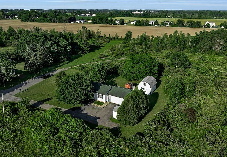 1st image of 5821 Fairview Dr