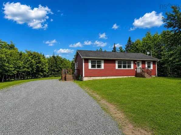 901 Old Port Mouton Rd, Queens, NS B0T 1G0