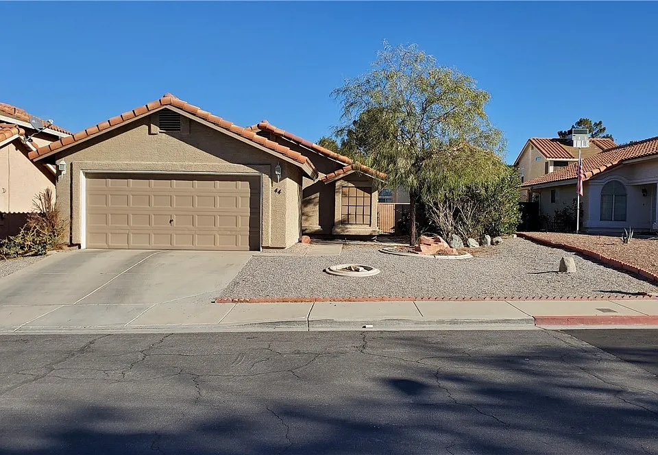 44 Fantasia Ln