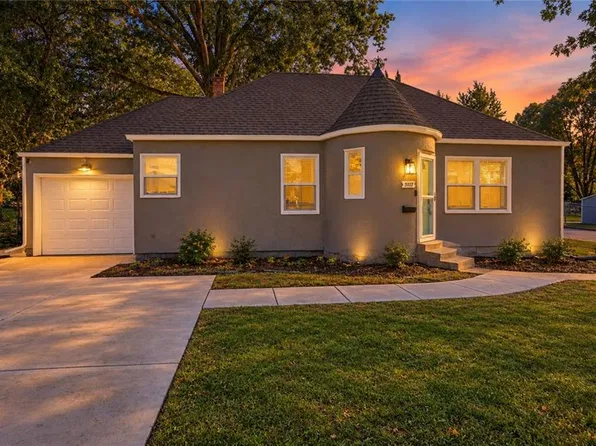 5117 Rosewood Dr, Roeland Park, KS 66205