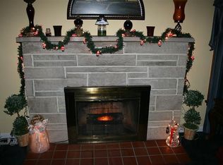 2 Woodcliffe Dr, Collinsville, IL 62234