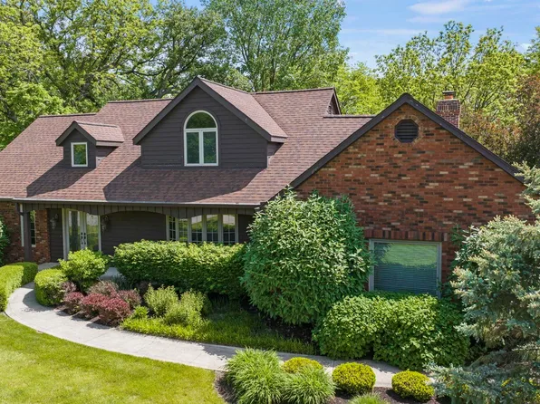 7028 Kings Row, Woodburn, IN 46797