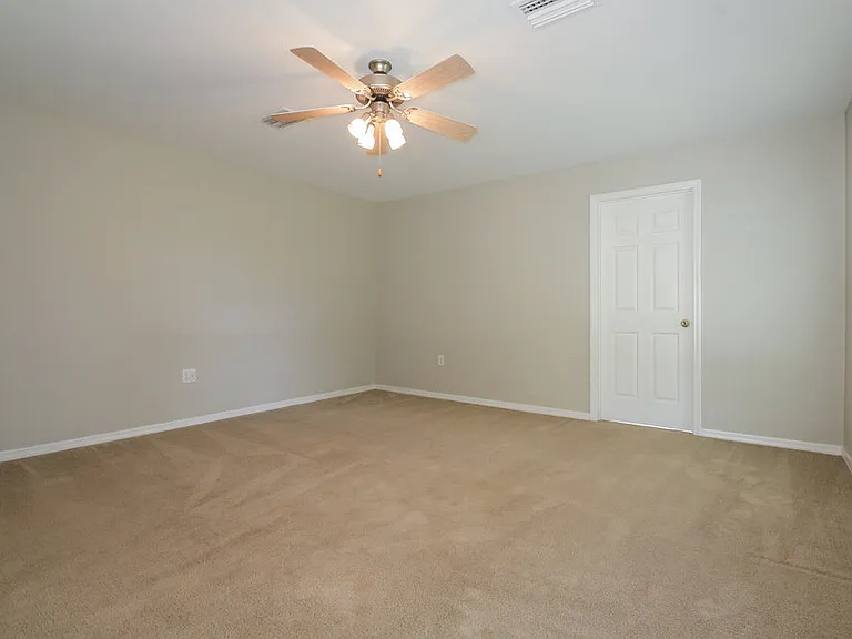 2815 93rd Ct E — Photo 11