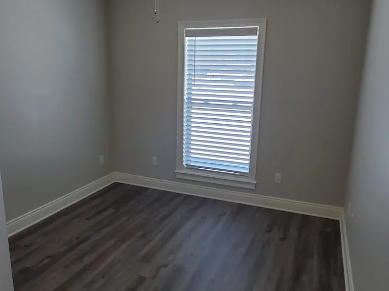 779 Dewey St — Photo 14