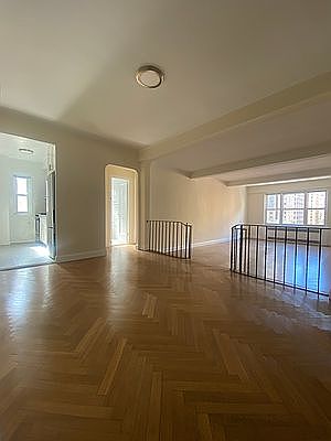 5th image of 139 E 35th St APT 9F