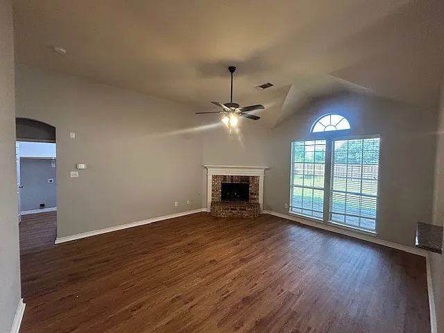 2105 Cardinal Dr — Photo 6
