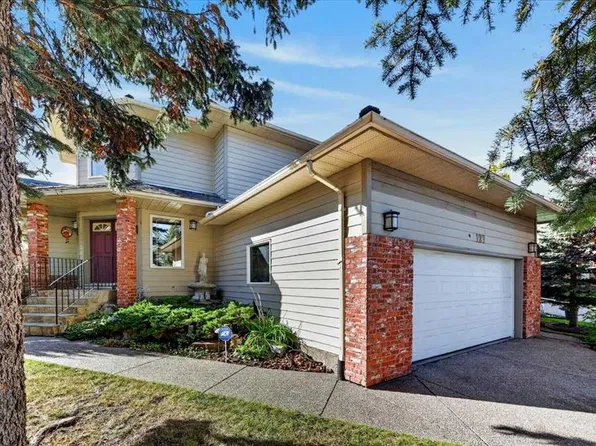 129 NE Shawnee Ct SW, Calgary, AB T2Y 1V8