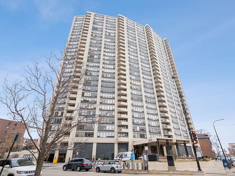 1st image of 3930 N Pine Grove Ave APT 1913