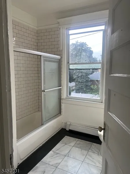 4 bed, 1.0 bath, $2,000 — Photo 2