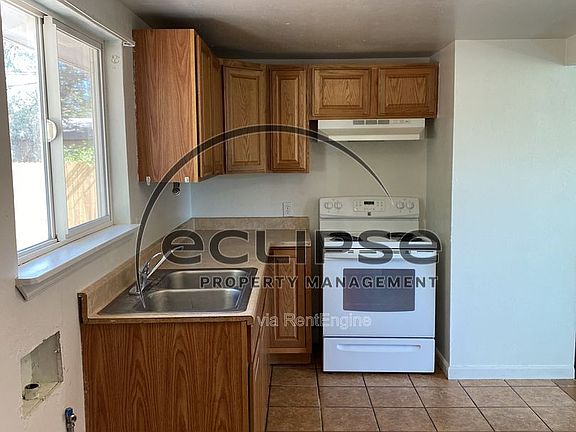 2nd image of 1005 Denver Ave