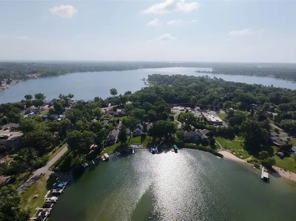 1946 Union Lake Rd, Commerce Township, MI 48382