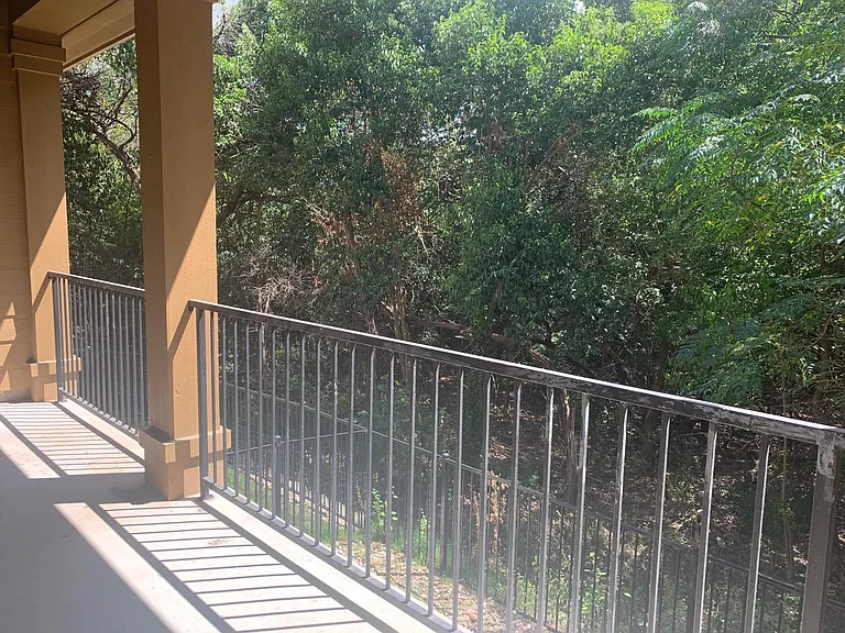 W Parmer Ln — Photo 7
