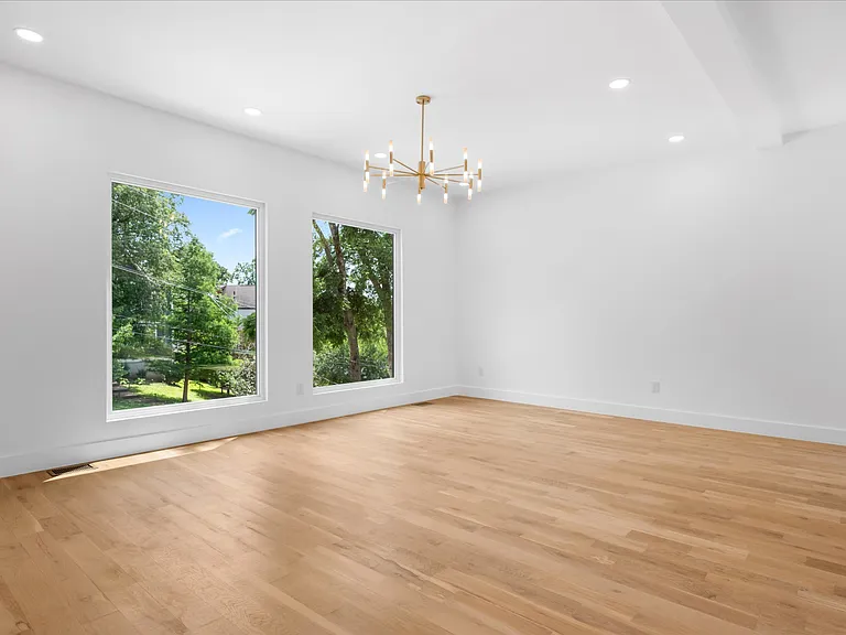 1005 Glenview Dr — Photo 8