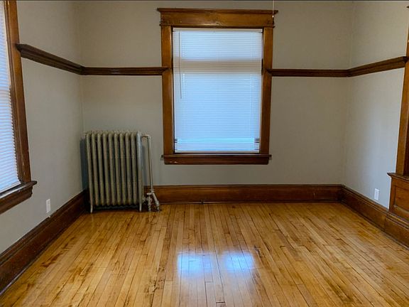 5th image of 123 Wayzata St