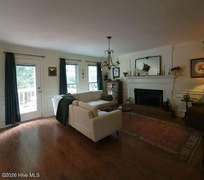 296 Ashbrook Dr — Photo 2