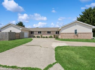 2 Maxwell St, Hebron, IN 46341