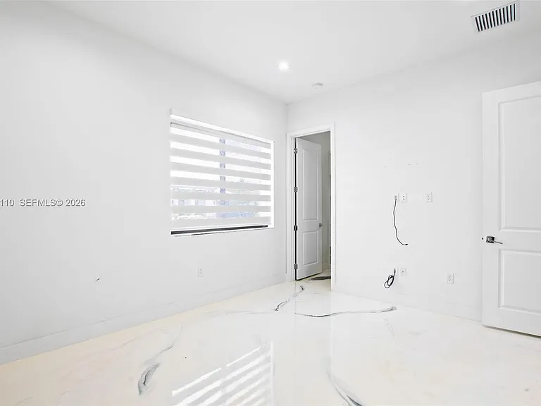 17745 SW 45th St — Photo 11